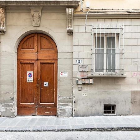 フィレンツェLa Casa Di Ugo-A Due Passi Dal Duomoアパートメント エクステリア 写真