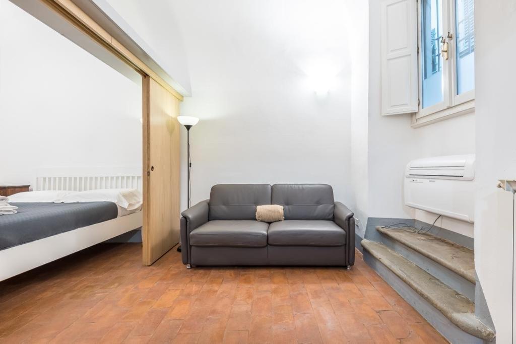 フィレンツェLa Casa Di Ugo-A Due Passi Dal Duomoアパートメント エクステリア 写真