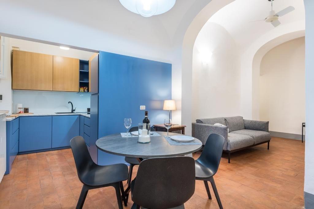 フィレンツェLa Casa Di Ugo-A Due Passi Dal Duomoアパートメント エクステリア 写真